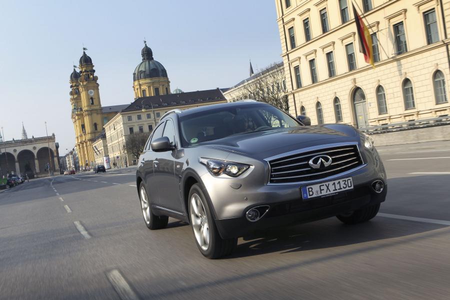  Infiniti FX30d S 2012 года  (фото 16 из 28)